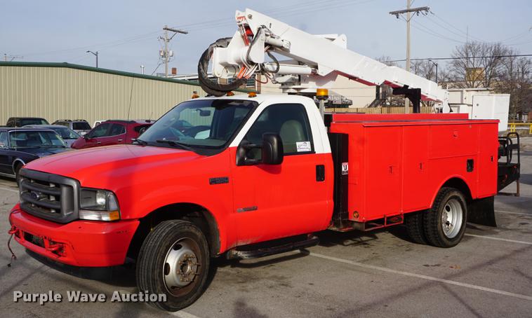 image for item DF7629 2004 Ford F550 Super Duty bucket truck