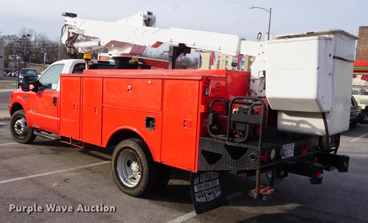 image for item DF7629 2004 Ford F550 Super Duty bucket truck