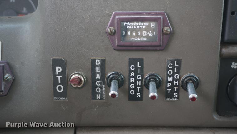 image for item DF7629 2004 Ford F550 Super Duty bucket truck