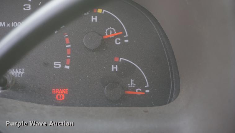 image for item DF7629 2004 Ford F550 Super Duty bucket truck