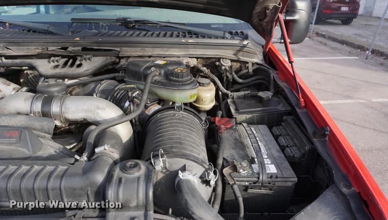 image for item DF7629 2004 Ford F550 Super Duty bucket truck