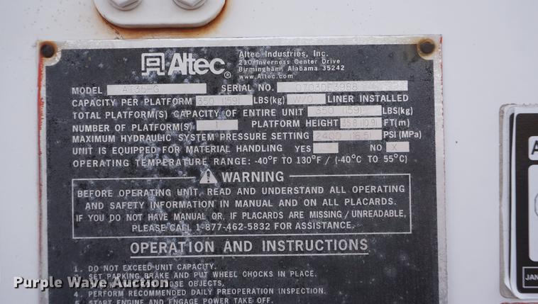 image for item DF7629 2004 Ford F550 Super Duty bucket truck