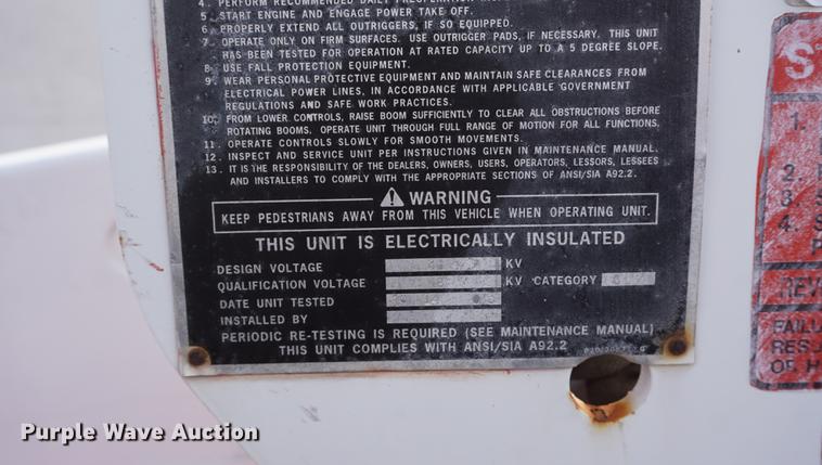 image for item DF7629 2004 Ford F550 Super Duty bucket truck