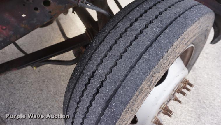 image for item DF7629 2004 Ford F550 Super Duty bucket truck