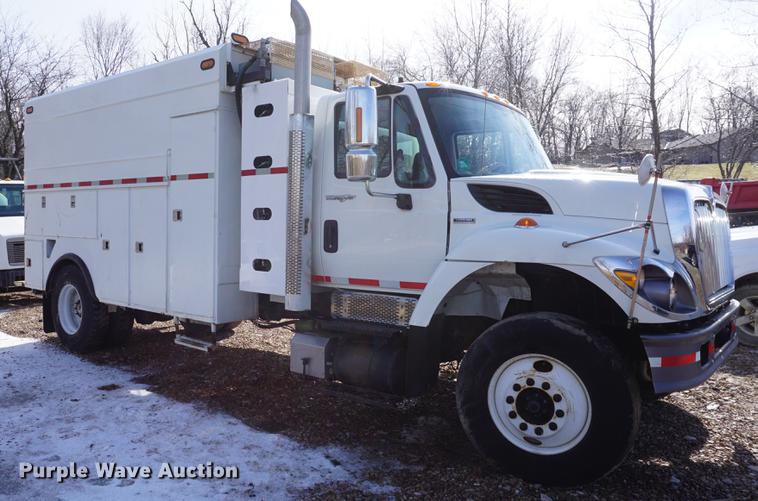 image for item DF7630 2009 International 7300 service truck