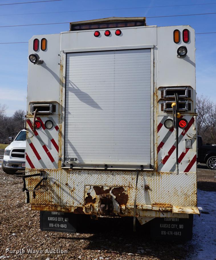 image for item DF7630 2009 International 7300 service truck