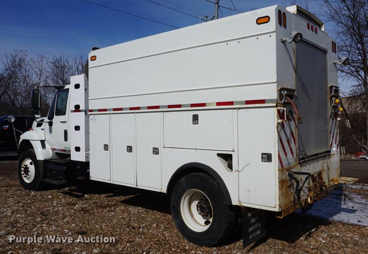 image for item DF7630 2009 International 7300 service truck