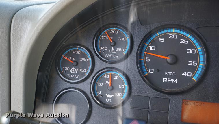 image for item DF7630 2009 International 7300 service truck