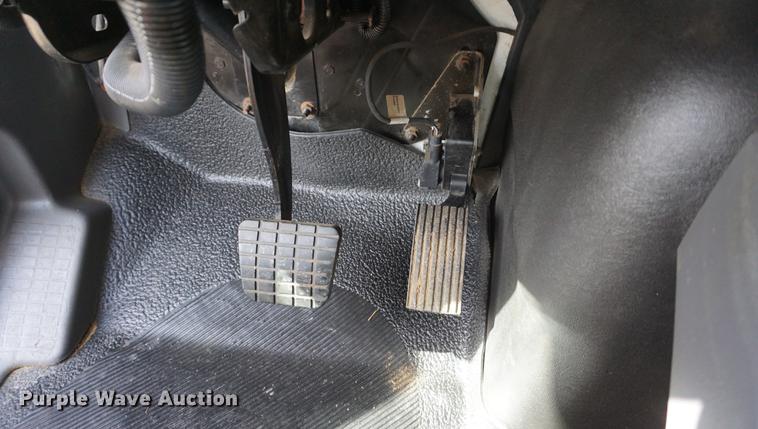 image for item DF7630 2009 International 7300 service truck