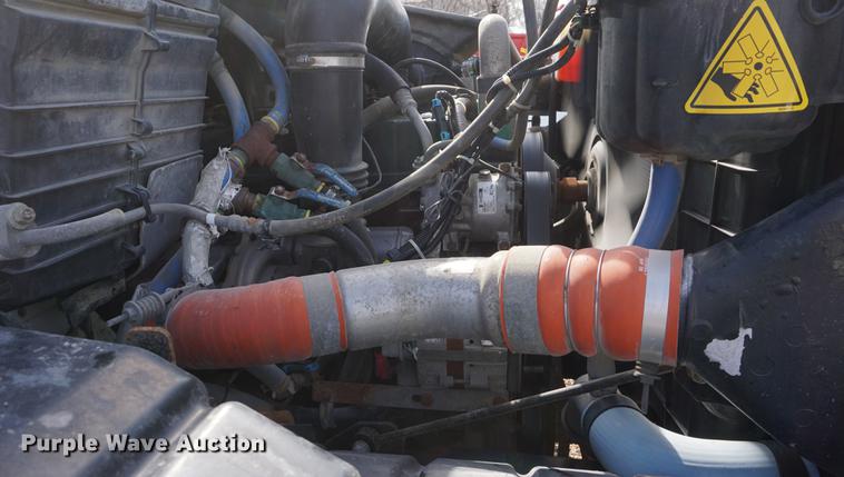 image for item DF7630 2009 International 7300 service truck