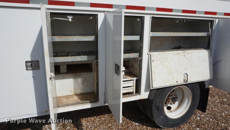 image for item DF7630 2009 International 7300 service truck