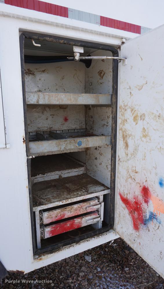 image for item DF7630 2009 International 7300 service truck