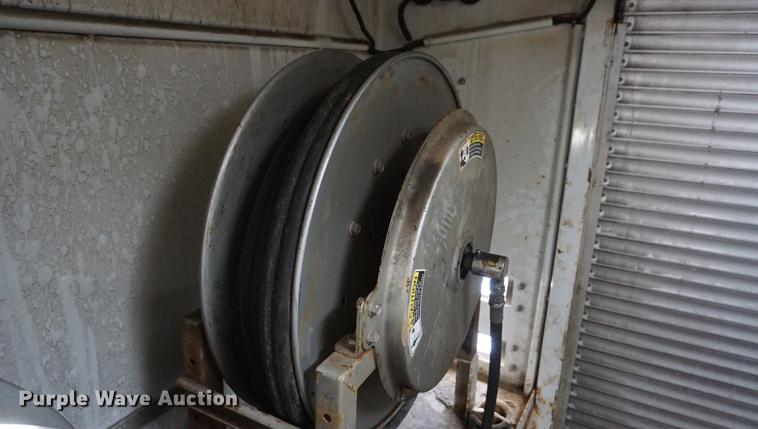 image for item DF7630 2009 International 7300 service truck