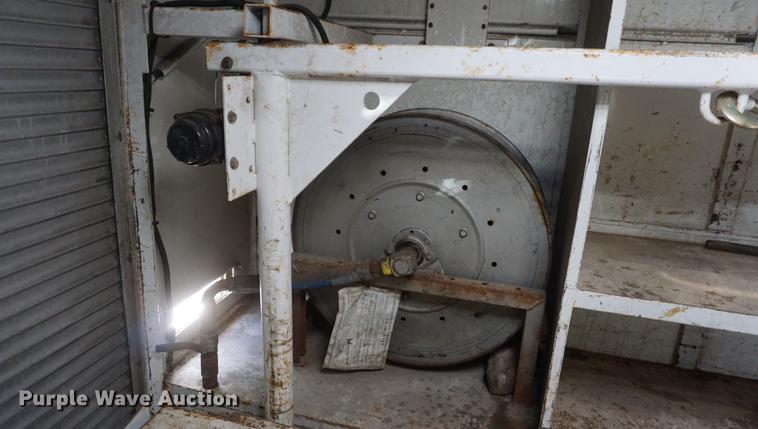 image for item DF7630 2009 International 7300 service truck