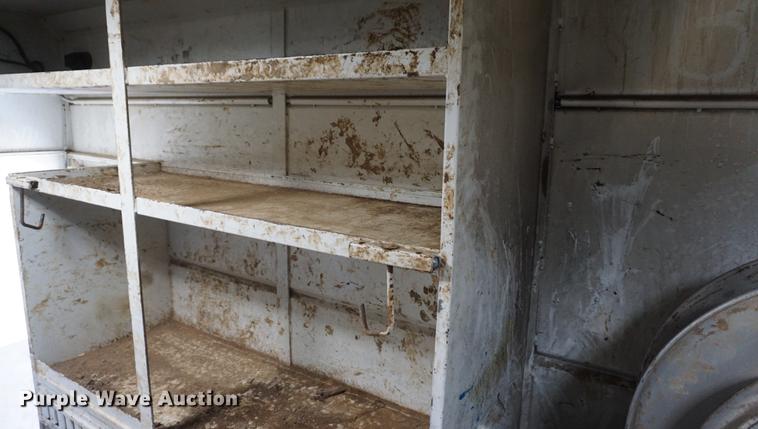 image for item DF7630 2009 International 7300 service truck