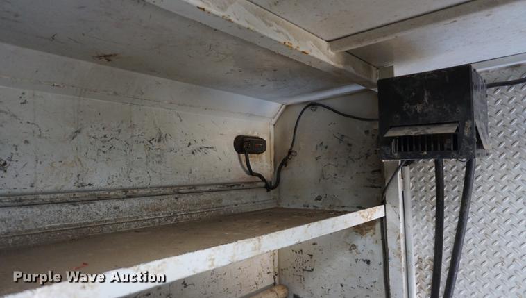 image for item DF7630 2009 International 7300 service truck