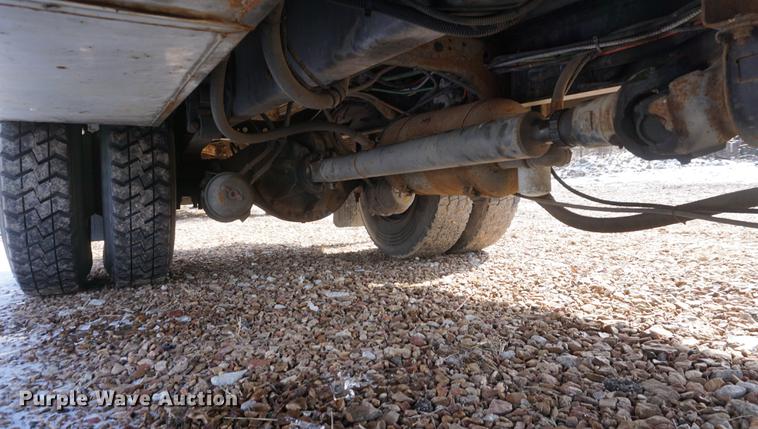 image for item DF7630 2009 International 7300 service truck