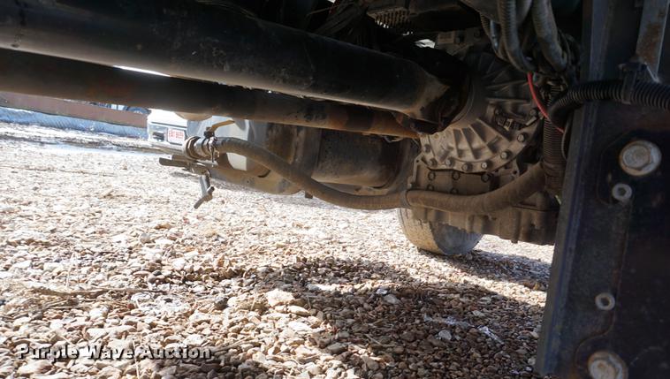 image for item DF7630 2009 International 7300 service truck