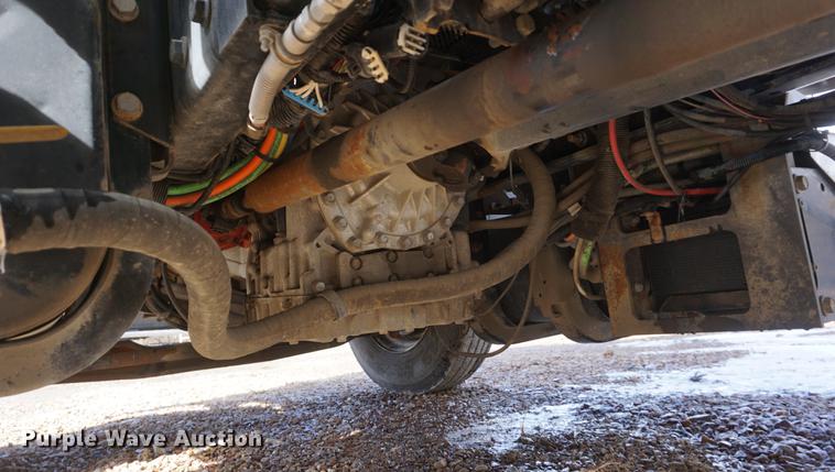 image for item DF7630 2009 International 7300 service truck