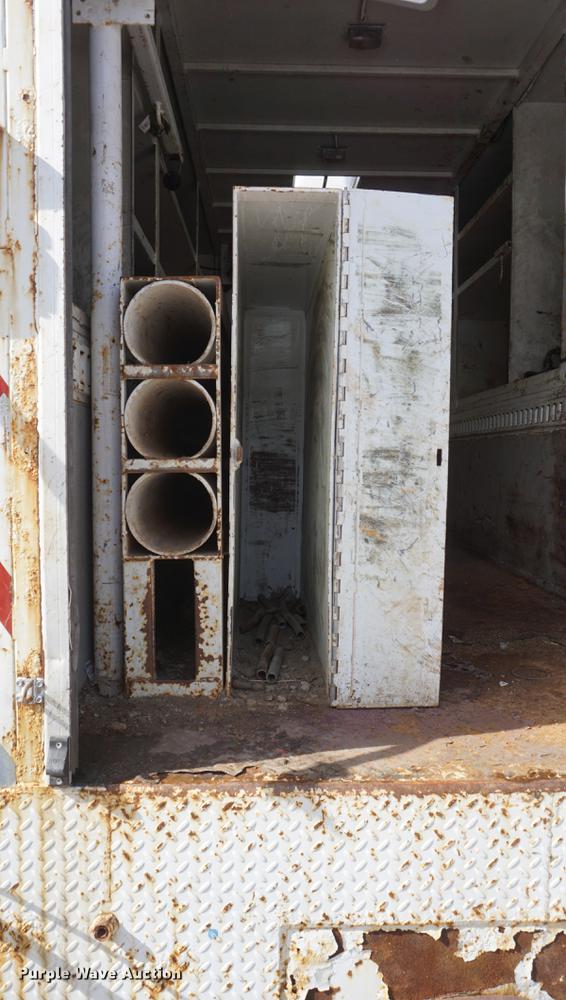 image for item DF7630 2009 International 7300 service truck