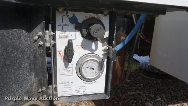 image for item DF7630 2009 International 7300 service truck