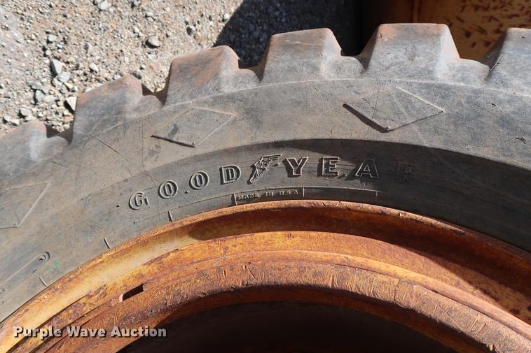 image for item DG3341 Fiat-Allis FR15 wheel loader