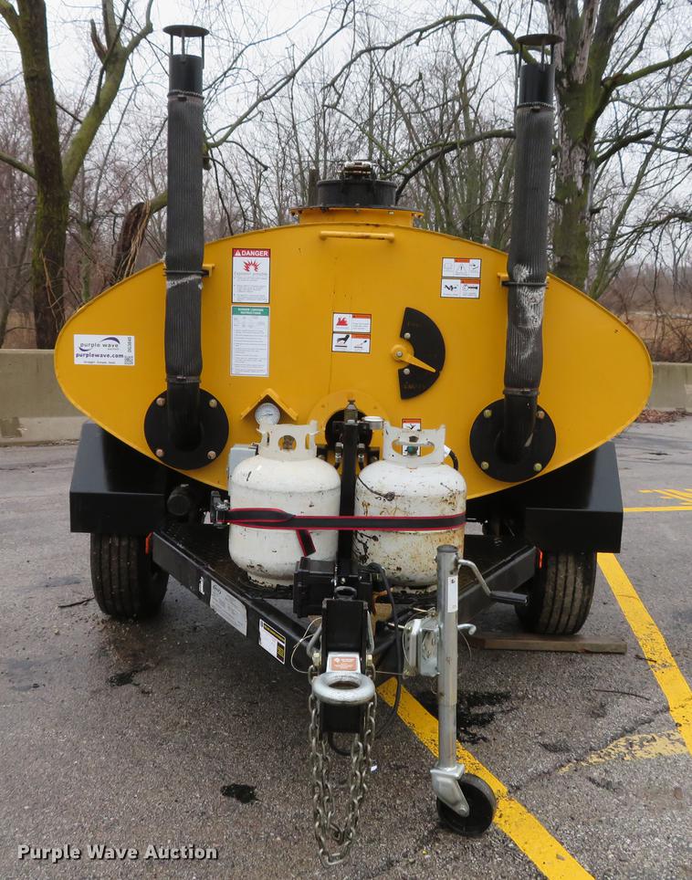 image for item DG3840 2016 Weiler TT250 asphalt tack distributor trailer