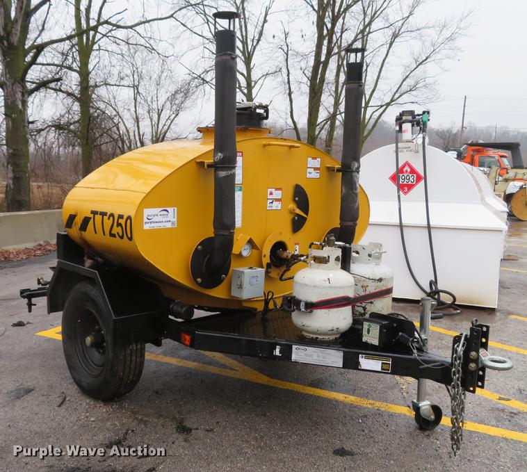 image for item DG3840 2016 Weiler TT250 asphalt tack distributor trailer