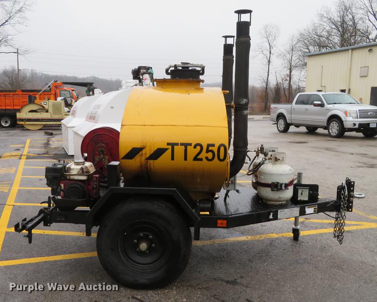image for item DG3840 2016 Weiler TT250 asphalt tack distributor trailer