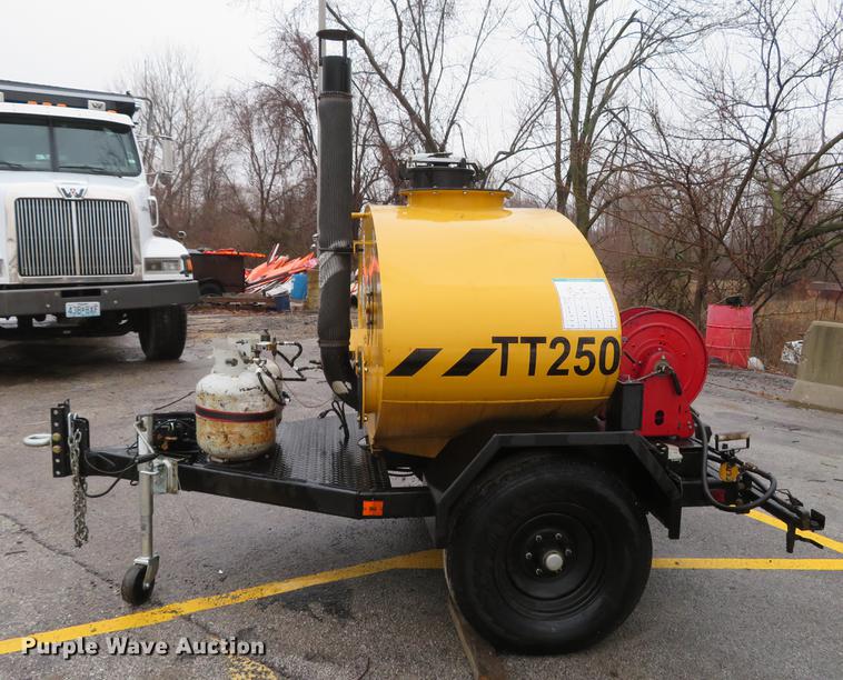 image for item DG3840 2016 Weiler TT250 asphalt tack distributor trailer