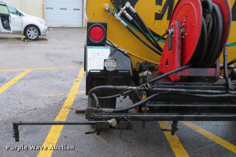 image for item DG3840 2016 Weiler TT250 asphalt tack distributor trailer