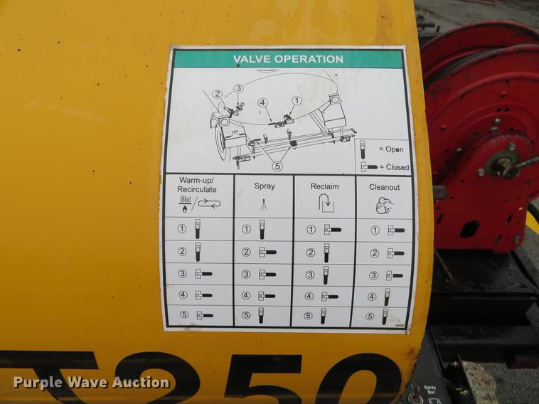 image for item DG3840 2016 Weiler TT250 asphalt tack distributor trailer