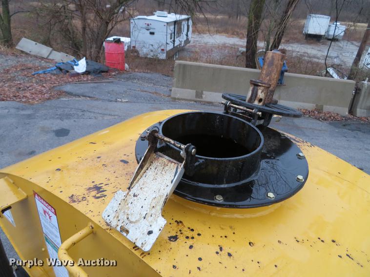 image for item DG3840 2016 Weiler TT250 asphalt tack distributor trailer