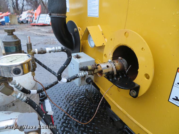 image for item DG3840 2016 Weiler TT250 asphalt tack distributor trailer