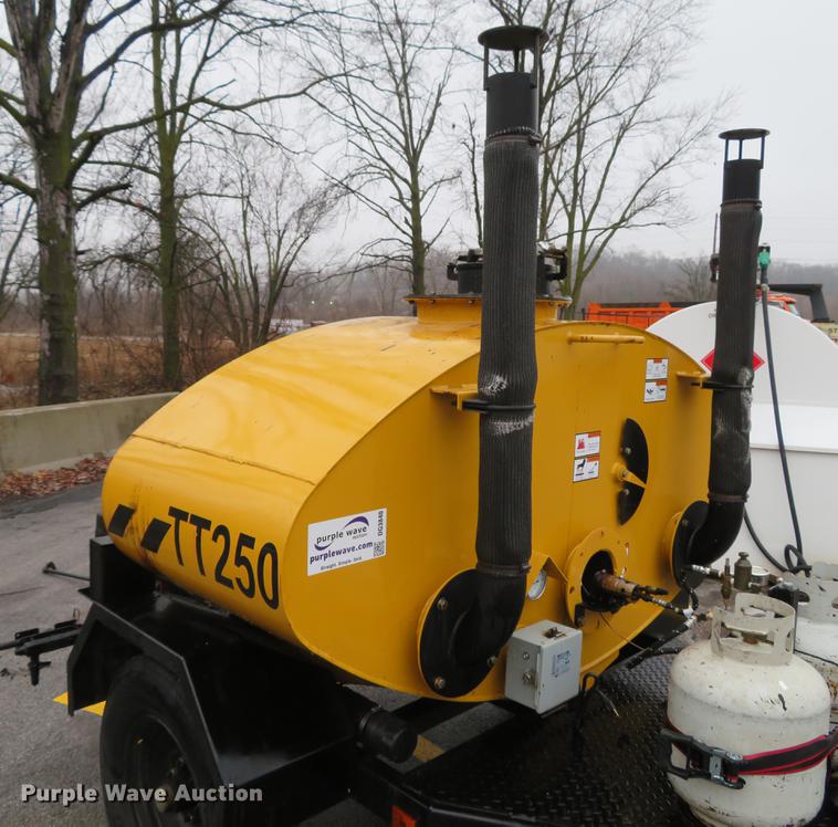 image for item DG3840 2016 Weiler TT250 asphalt tack distributor trailer