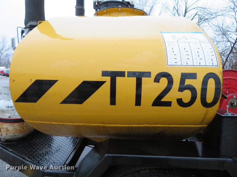 image for item DG3840 2016 Weiler TT250 asphalt tack distributor trailer