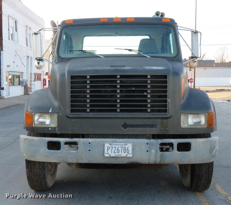 image for item DG3847 1998 International 4900 roll off container truck