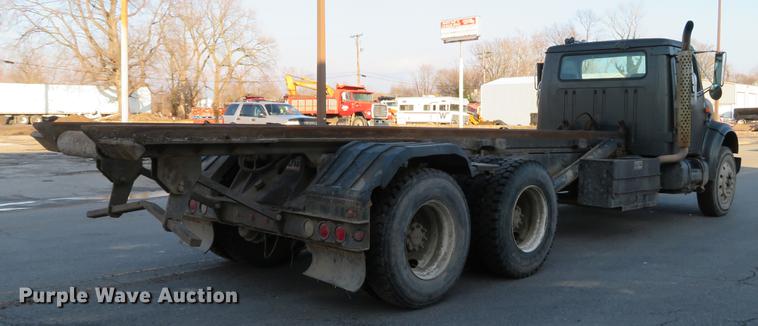 image for item DG3847 1998 International 4900 roll off container truck