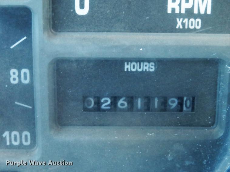 image for item DG3847 1998 International 4900 roll off container truck