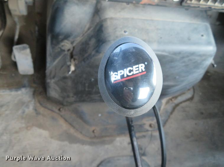 image for item DG3847 1998 International 4900 roll off container truck