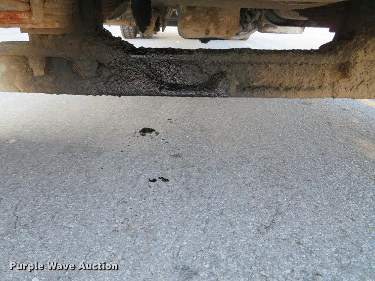 image for item DG3847 1998 International 4900 roll off container truck