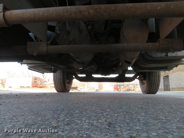 image for item DG3847 1998 International 4900 roll off container truck