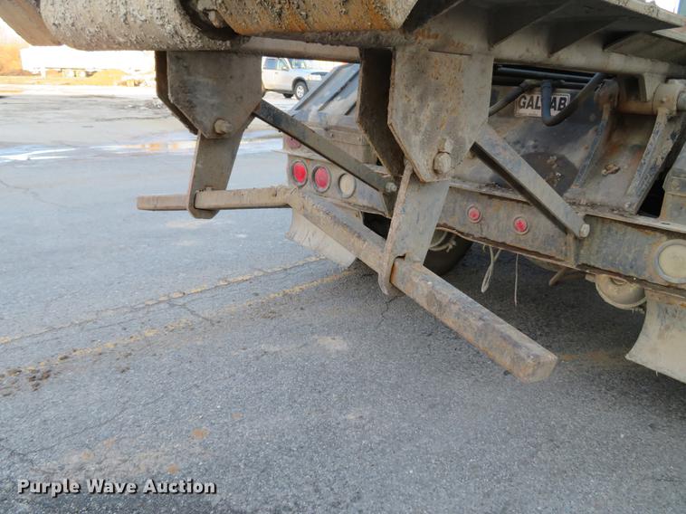 image for item DG3847 1998 International 4900 roll off container truck