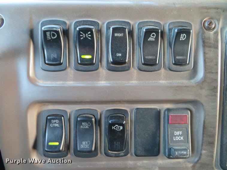 image for item DG3849 2004 Mack CX612 dump truck