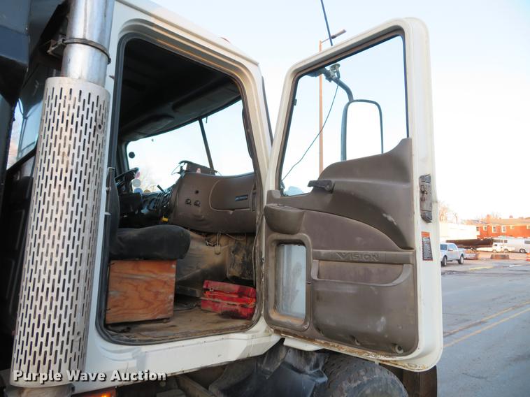 image for item DG3849 2004 Mack CX612 dump truck