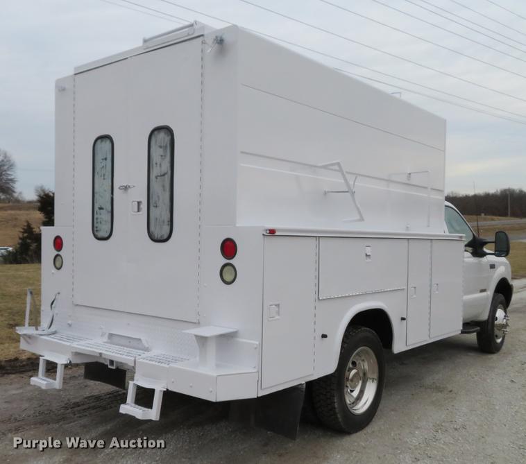 image for item DG3851 2003 Ford F550 Super Duty XL utility truck
