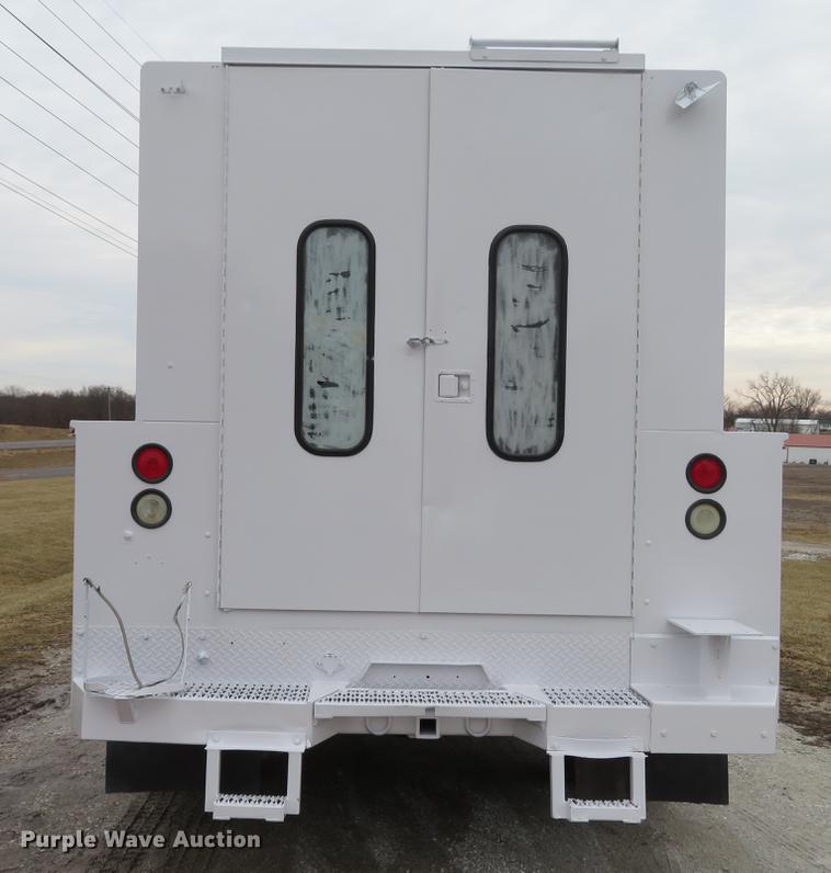 image for item DG3851 2003 Ford F550 Super Duty XL utility truck