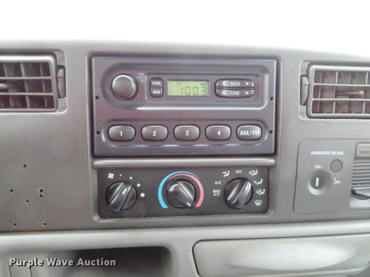 image for item DG3851 2003 Ford F550 Super Duty XL utility truck