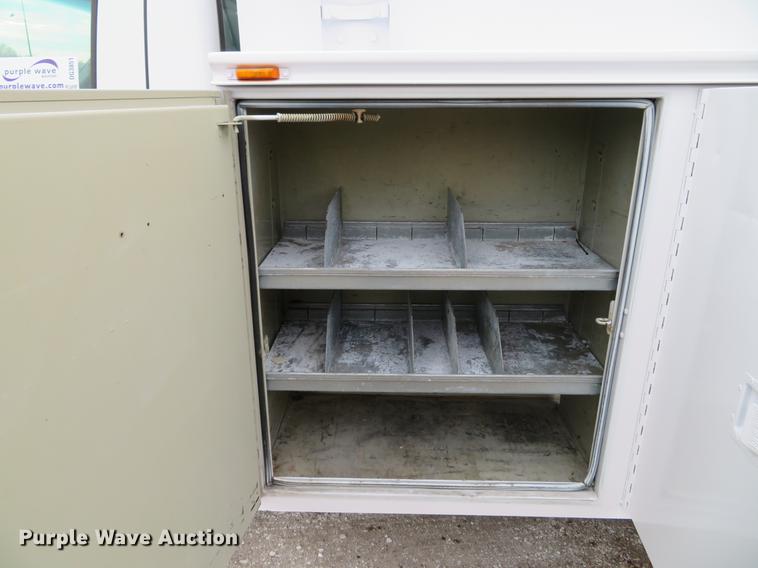 image for item DG3851 2003 Ford F550 Super Duty XL utility truck