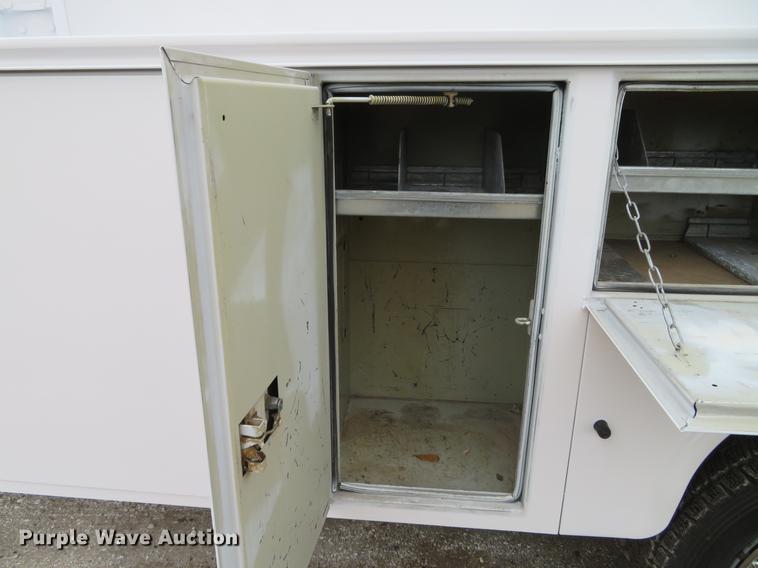 image for item DG3851 2003 Ford F550 Super Duty XL utility truck